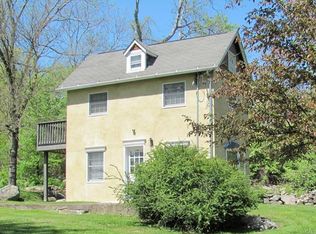 10 Trooper St, Highland, NY 12528