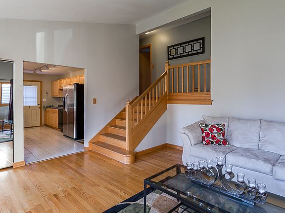 4th image of 800 Noel Dr