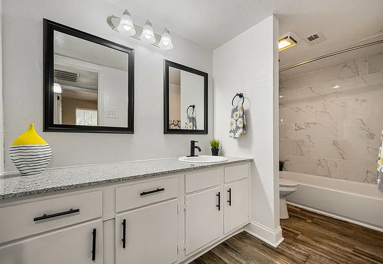 The Pinnacle Apartments — Photo 27