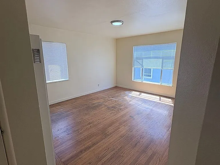 2924 14th Ave — Photo 4