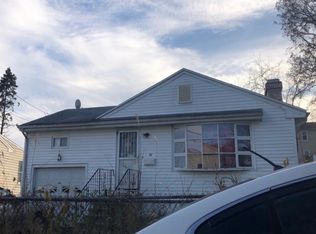 84 Velvet St, Bridgeport, CT 06610