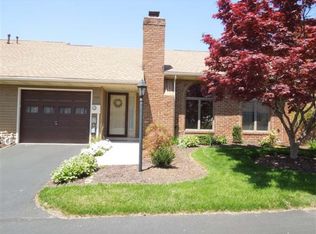 402 Deerfield Dr, Hanover, PA 17331