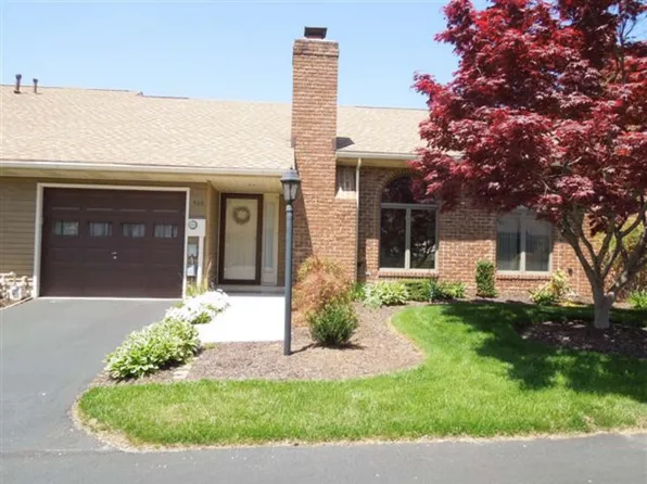 402 Deerfield Dr, Hanover, PA 17331