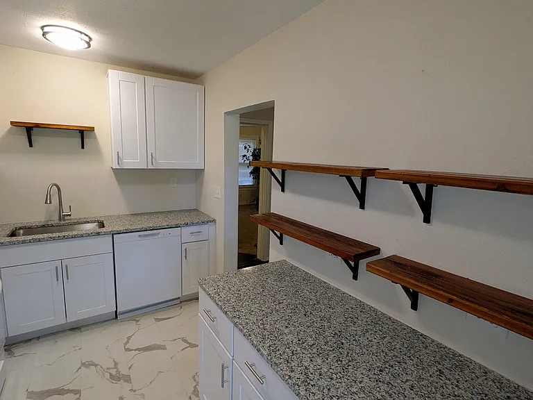4020 E Archer St — Photo 5
