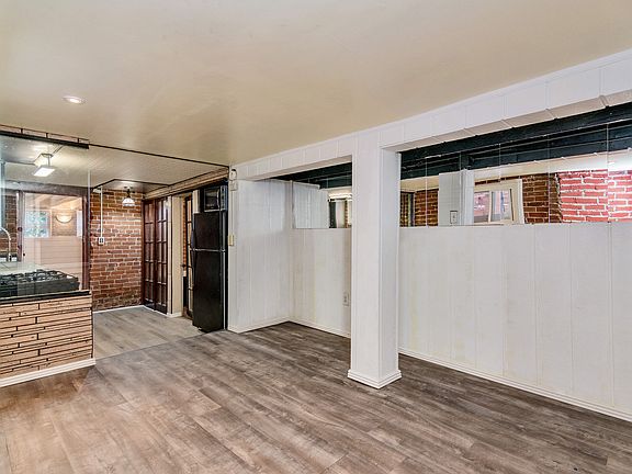 2nd image of 123 S Pennsylvania St #8