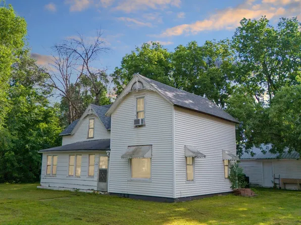 426 S Broadway St, Canton, SD 57013