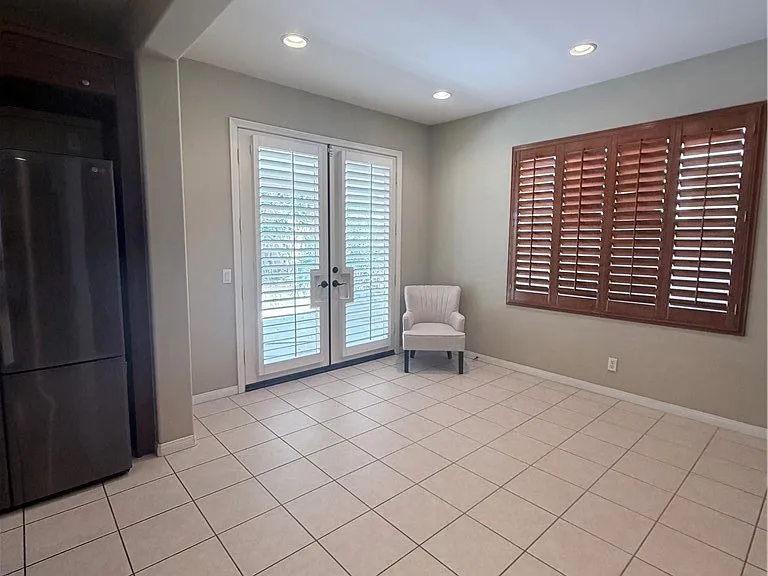 13682 Perry Ann Cir — Photo 3