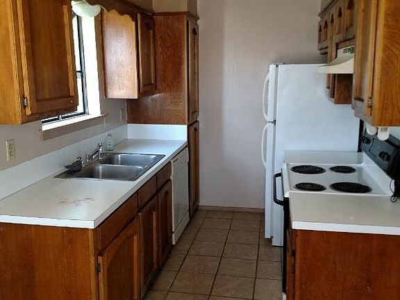 3rd image of 109 W Westridge Dr