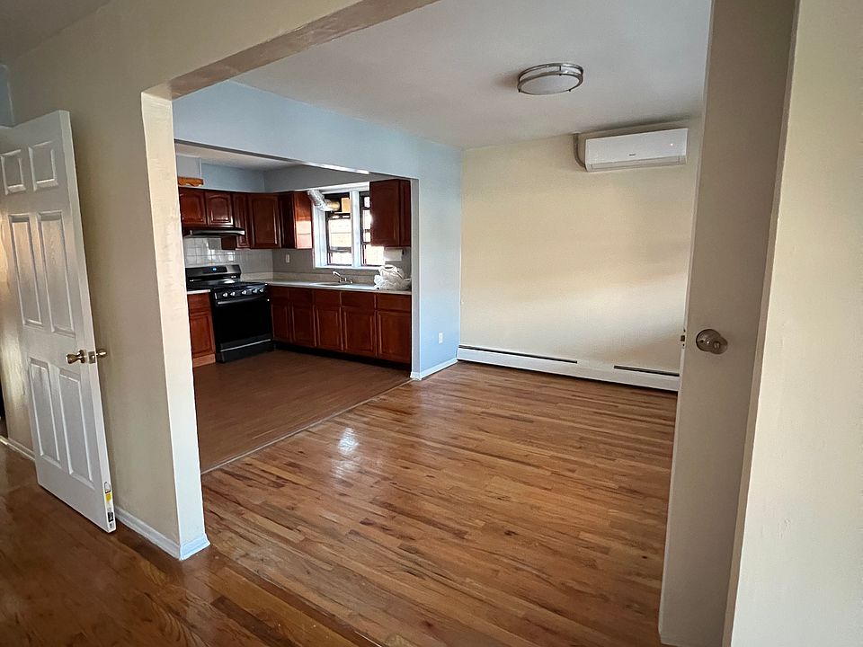 Dining Room & Kitchen
