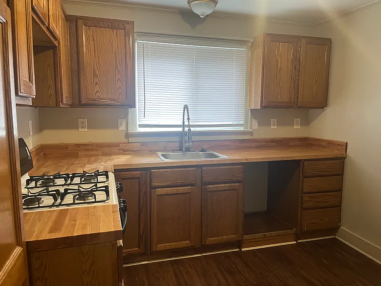 2 bed, 1.0 bath, 1000 sqft, $1,200 — Photo 6