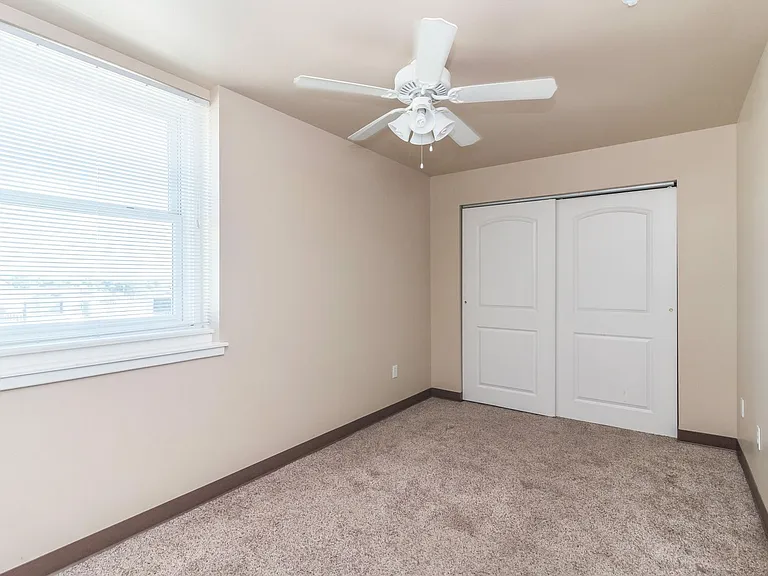 524 W Will Rogers Blvd — Photo 20