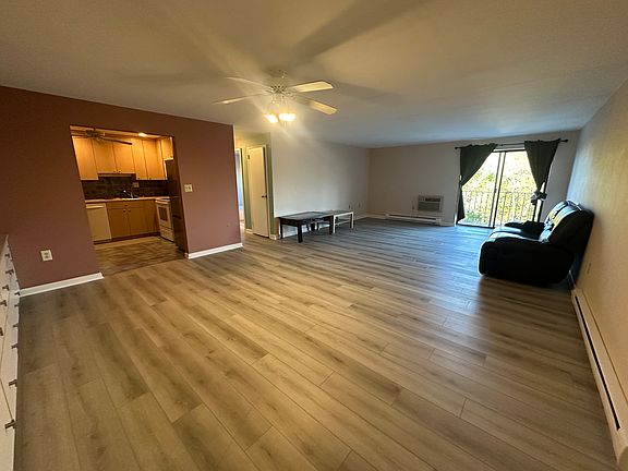 4th image of 1321 Worcester Rd APT 612