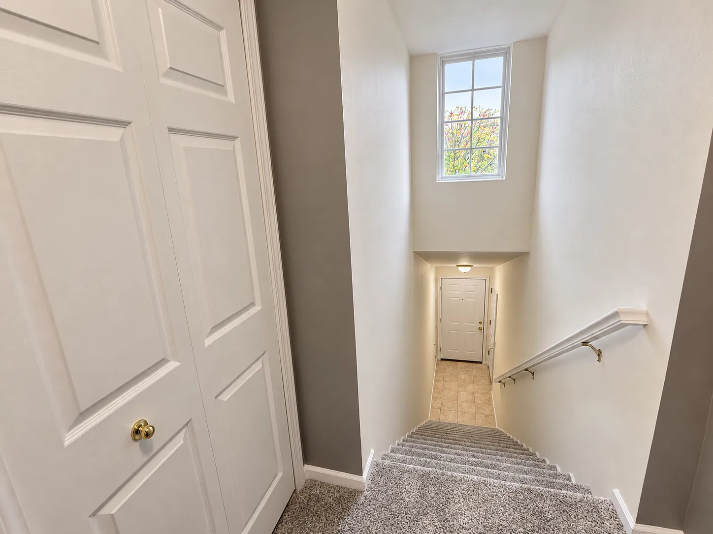2 bed, 1601 sqft, $1,900 — Photo 2