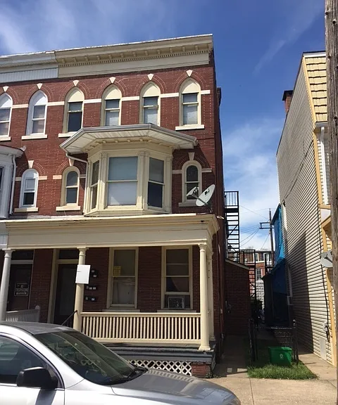 729 W Poplar St #1 — Photo 1