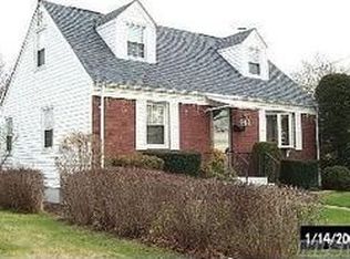 943 Stratford Dr, East Meadow, NY 11554