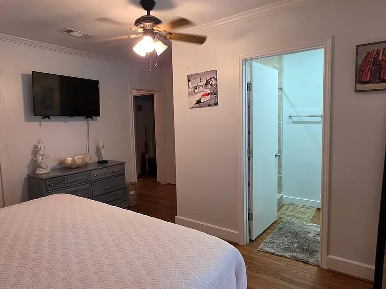 5023 Avenue N 1/2 — Photo 10