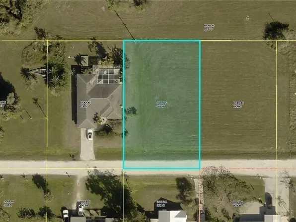 831 Whispering Pines Rd, Cape Coral, FL 33993