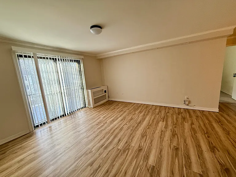 13 Village Hill Ln — Photo 3