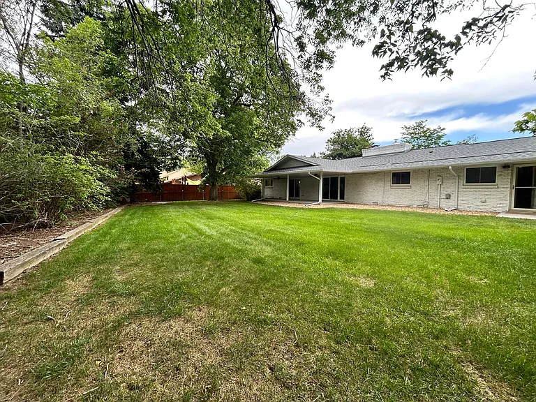 6820 Harvest Rd — Photo 38