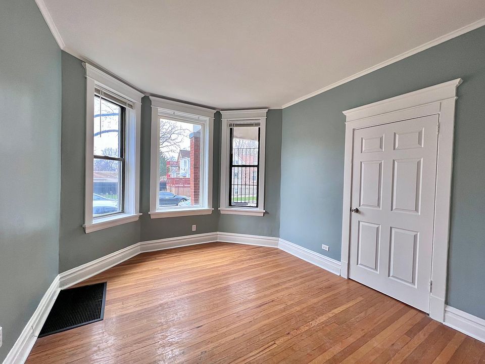 Oversized Windows = Plentiful Sunshine!