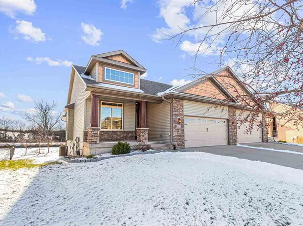 1322 Copper Mountain Dr, North Liberty, IA 52317
