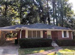 1916 Amesbury Dr, Decatur, GA 30032