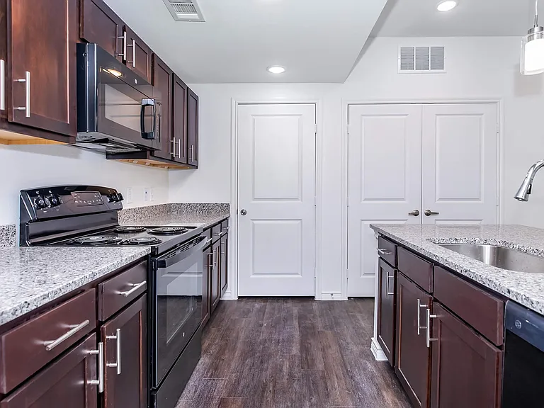 Richcrest Apartments — Photo 35