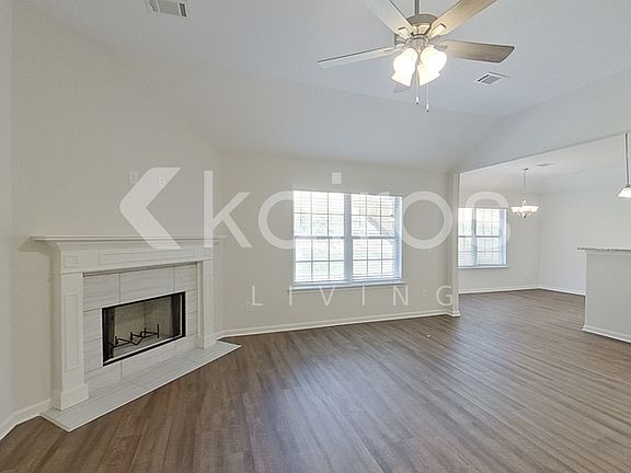 4th image of 779 Park Ln