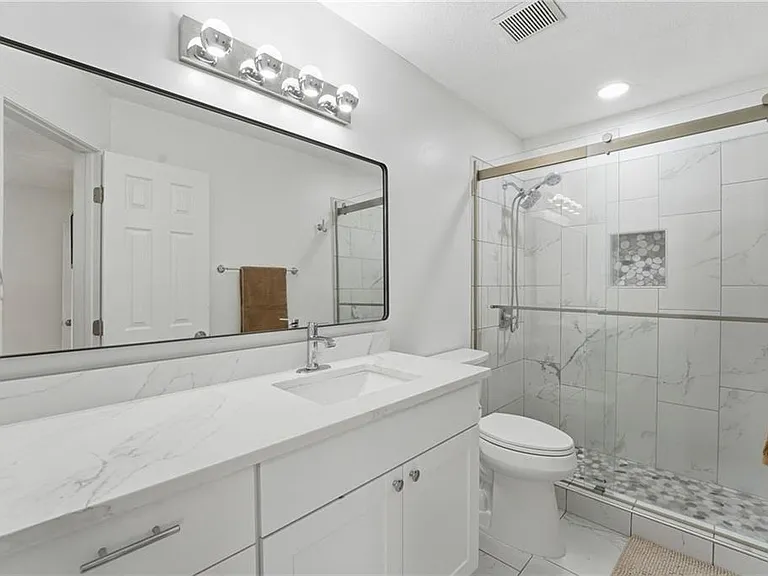 904 Wentworth Ct — Photo 20