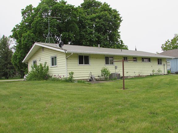 3rd image of 202 W Main St