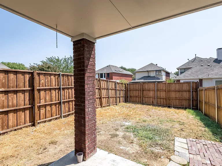 532 Lake Forest Dr — Photo 32