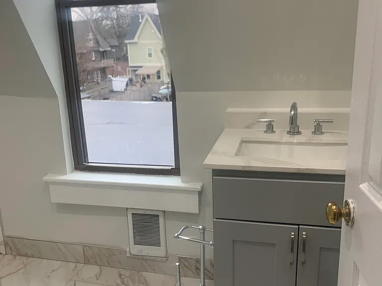 29 Forest St #3 — Photo 8