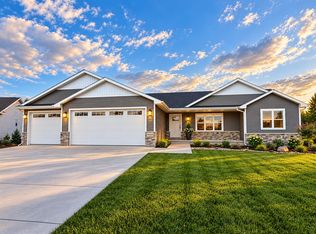 W6854 McAllister Dr, Greenville, WI 54942