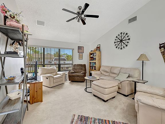 4th image of 4105 NW 78th Terrace