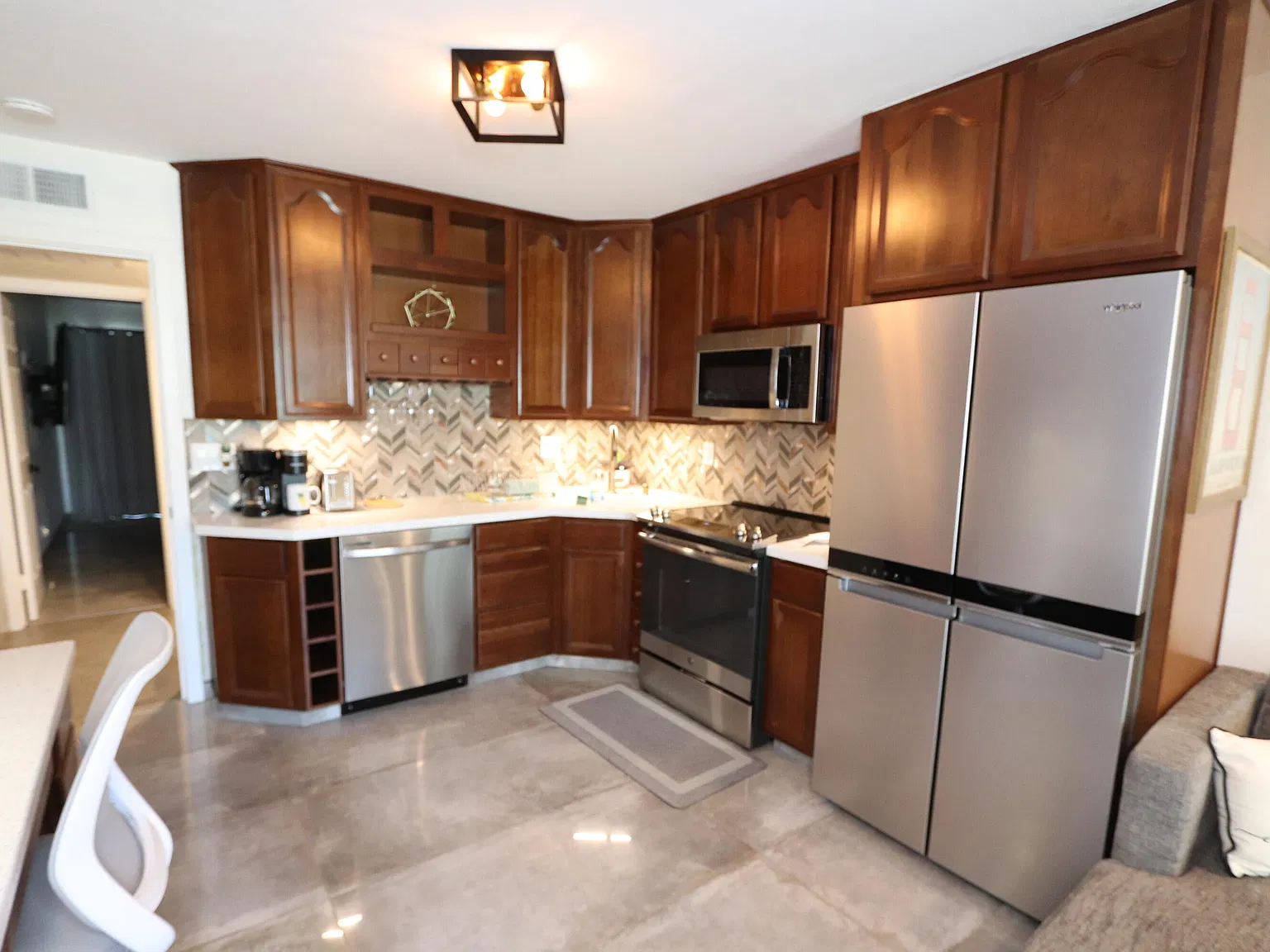1 bed, 565 sqft, $1,700 — Photo 3