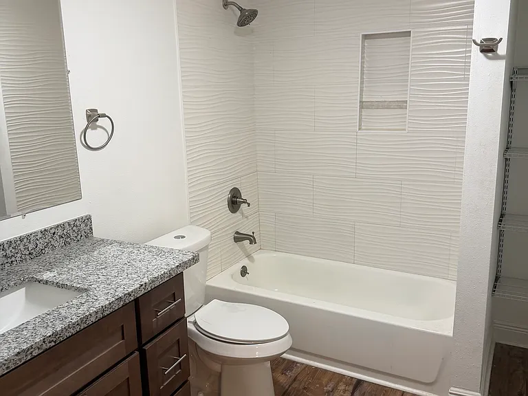 224 Maplewood St — Photo 5
