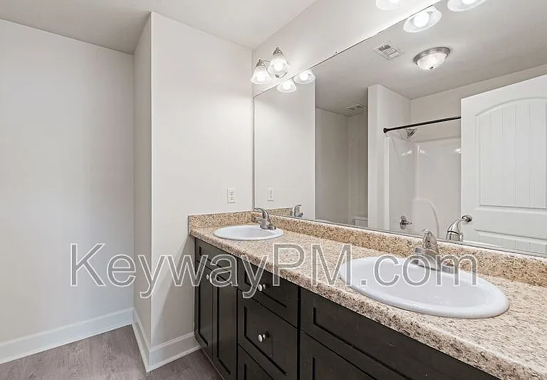 801 Trailside Ct — Photo 12