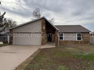 3704 S Oak Ave, Broken Arrow, OK 74011