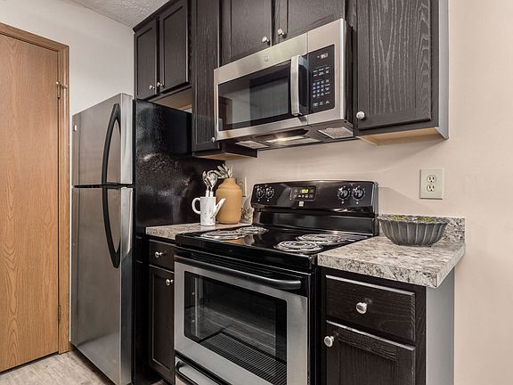 3rd image of 595 Slate Hill Dr #626
