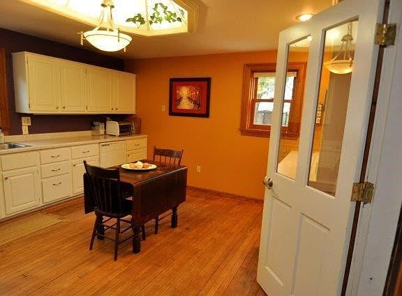 Spacious eat-in kitchen