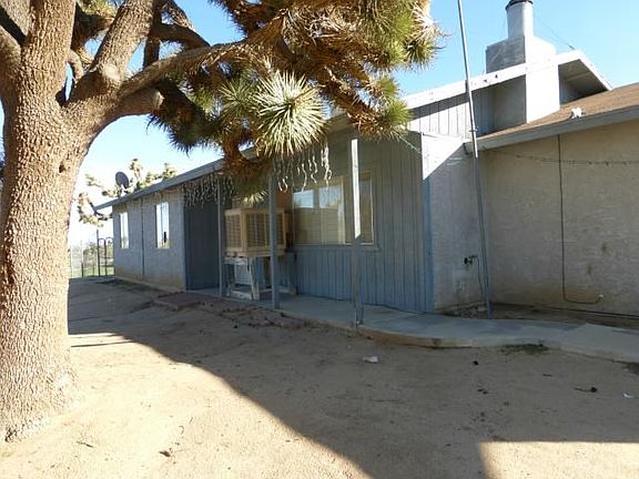 2nd image of 4949 Lomita Ln