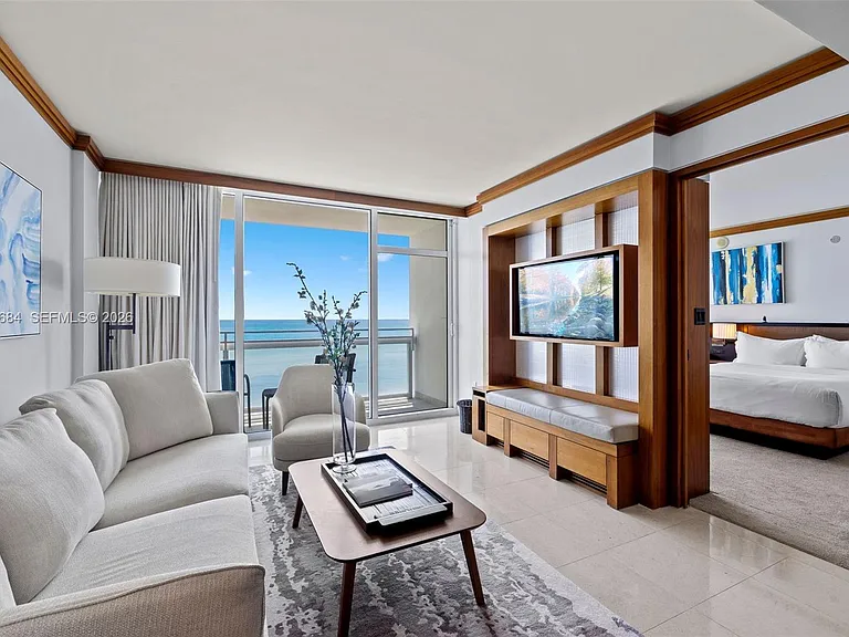 6801 Collins Ave #417 — Photo 4