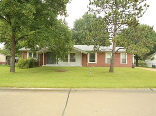 2555 Yorkshire Dr, Florissant, MO