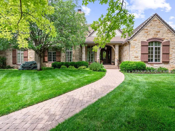 320 E Flint Hills National Ct, Andover, KS 67002