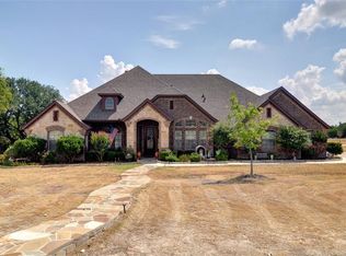 169 Rattling Antler Ct, Azle, TX 76020
