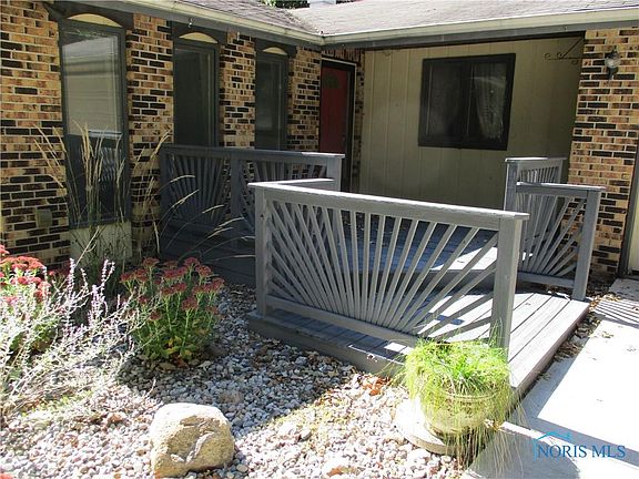 2nd image of 1854 Sherwood Dr