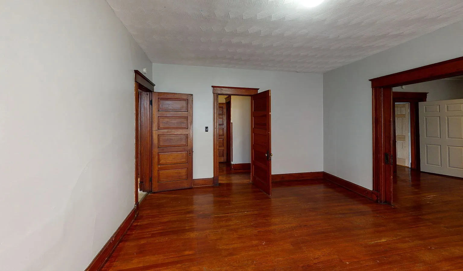 2 bed, 1.0 bath, 1048 sqft, $1,575 — Photo 4