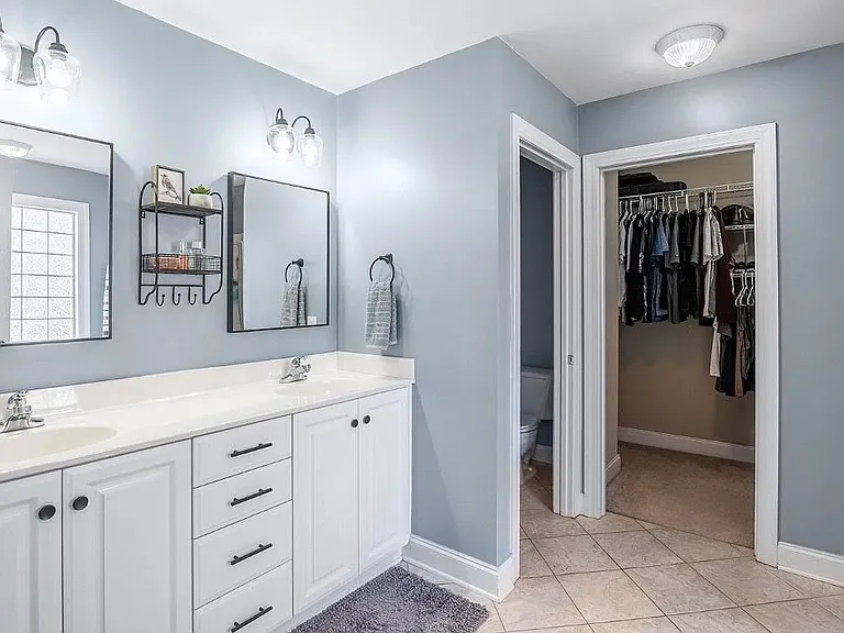 1005 Tarrytown Ln — Photo 24
