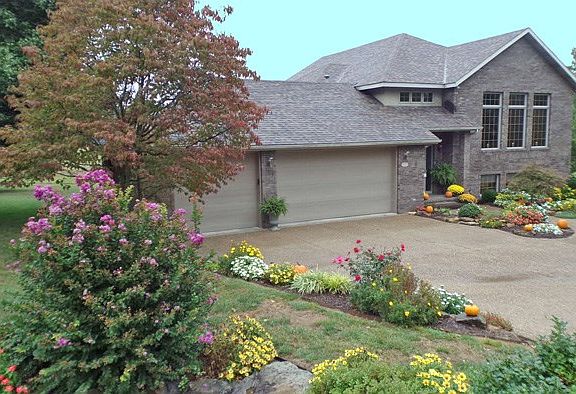 3rd image of 1280 N Honeysuckle Ln