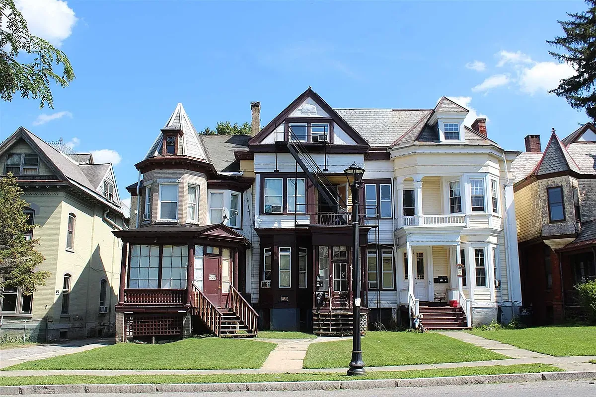 Building Photo - 44 S Hamilton St #1